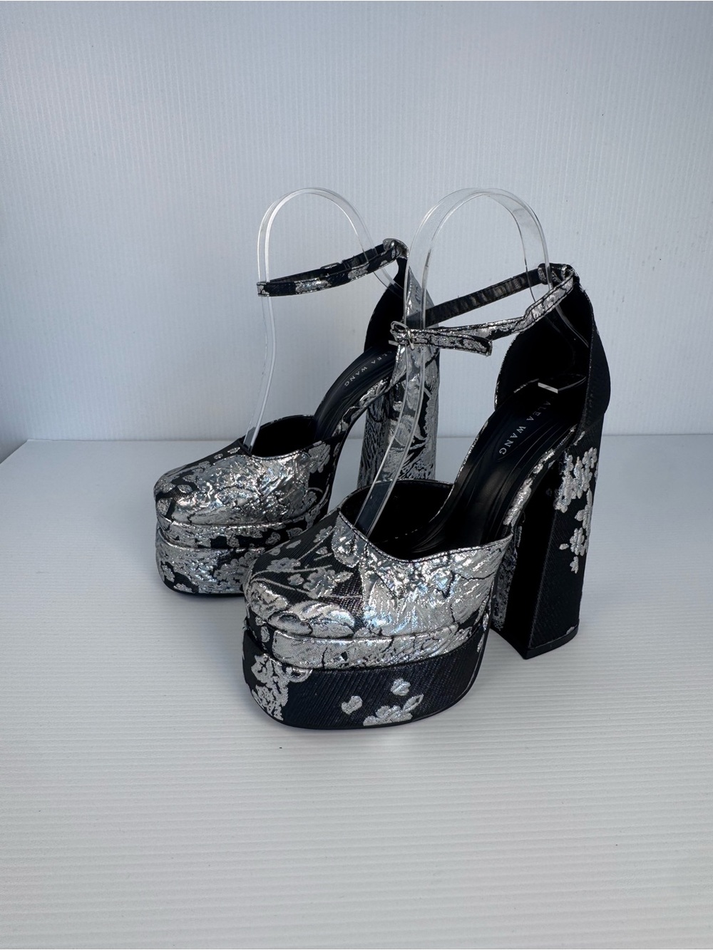 Azalea Wang Zipporah Black Platform Heels | Silver Floral Brocade | Sz 6-9 NIB - Picture 2 of 6